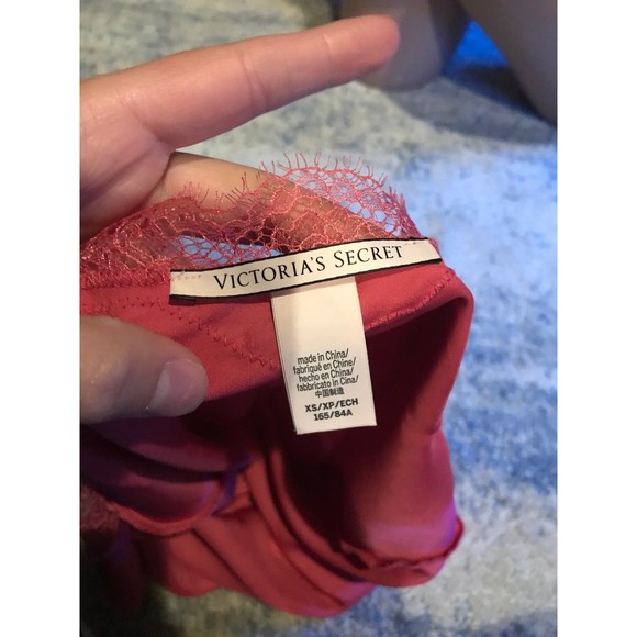 Victoria's Secret pink night blouse - Picture 4 of 4